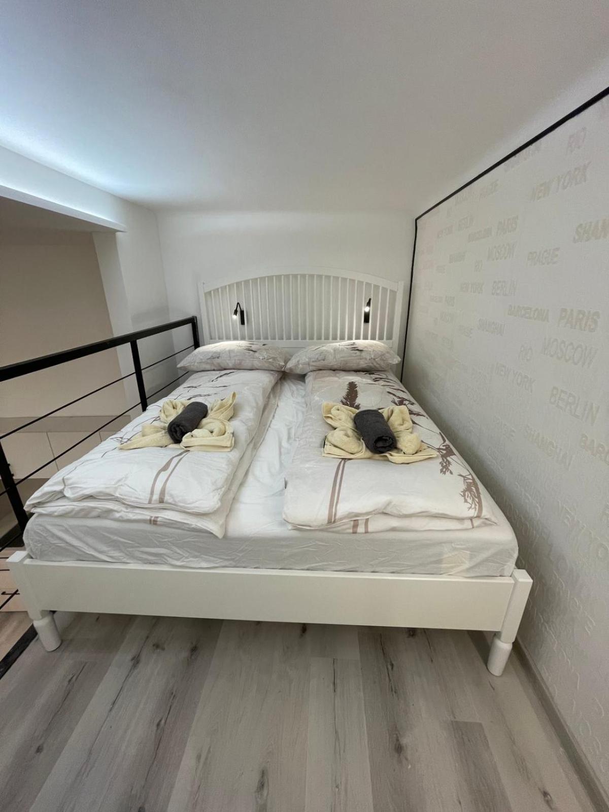 Szekely Apartment Near Deak Ferenc Square With Free Parking In Garage Budapest Eksteriør bilde