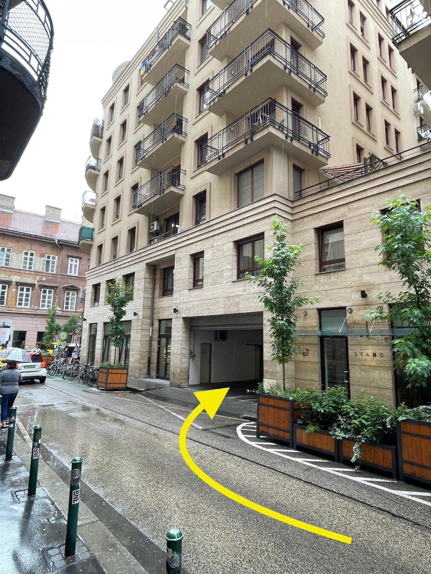 Szekely Apartment Near Deak Ferenc Square With Free Parking In Garage Budapest Eksteriør bilde